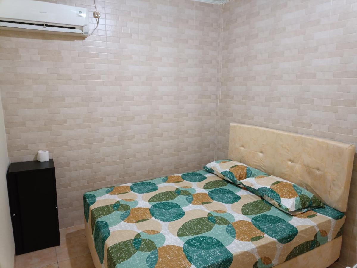 Ndalem Gorongan Guesthouse Maguwo Bagian luar foto