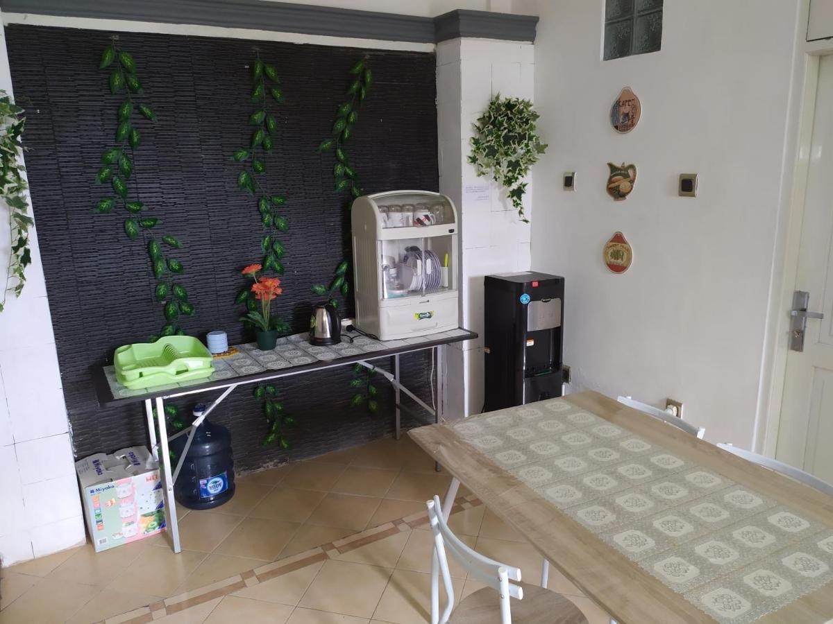 Ndalem Gorongan Guesthouse Maguwo Bagian luar foto